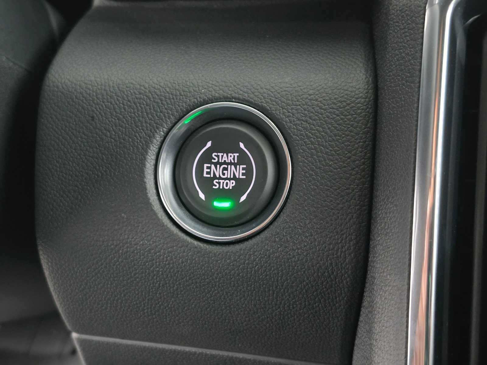 New 2027 GMC Acadia Denali w/ LPO, Black Badging Package FWD image 32