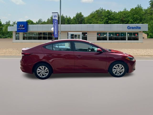 Used 2017 Hyundai Elantra SE w/ Cargo Package FWD image 6