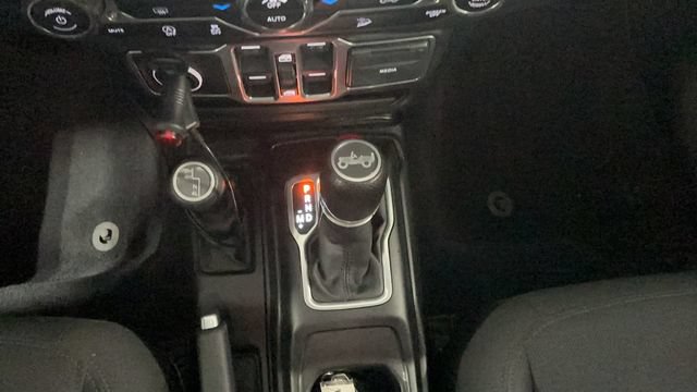 Used 2018 Jeep Wrangler Unlimited Sport S AWD/4WD image 18