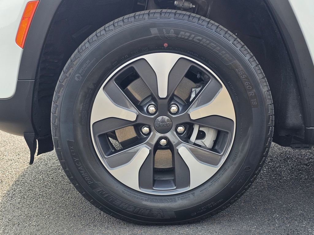 Used 2023 Jeep Grand Cherokee 4WD 4xe image 11