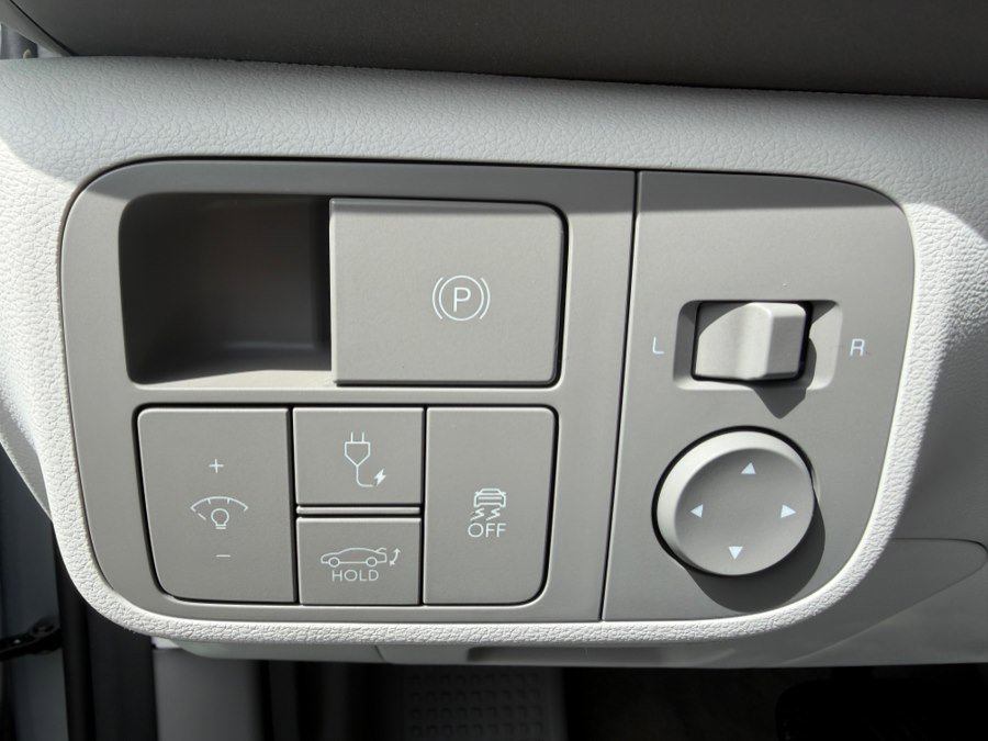Used 2023 Hyundai Ioniq 6 SEL image 17