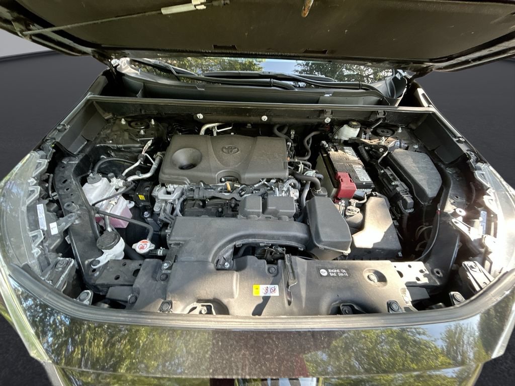 Used 2025 Toyota RAV4 XLE w/ Convenience Package FWD image 32