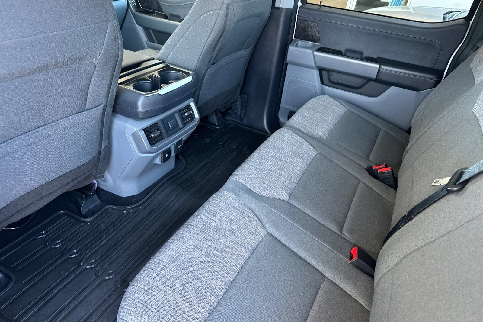 Used 2023 Ford F150 Lightning XLT AWD/4WD image 11