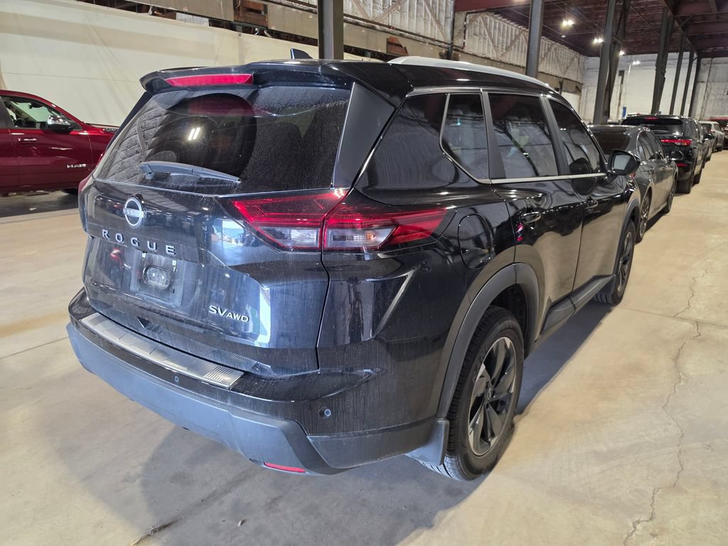 Used 2024 Nissan Rogue SV w/ SV Premium Package AWD/4WD image 2