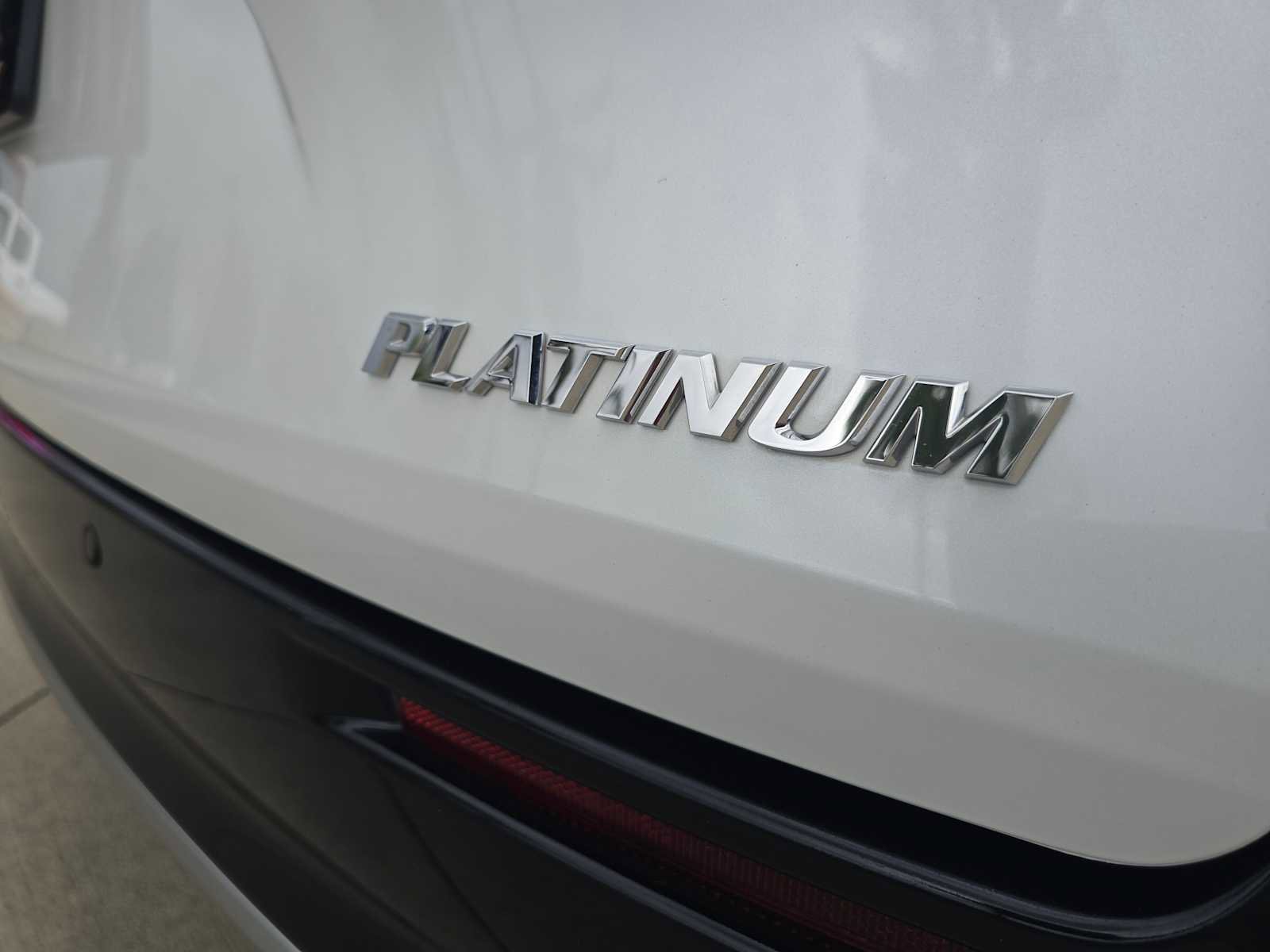 Used 2025 Toyota Sienna Platinum image 13