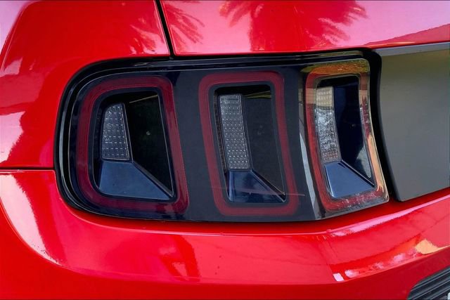 Used 2014 Ford Mustang Premium w/ Comfort Package image 28