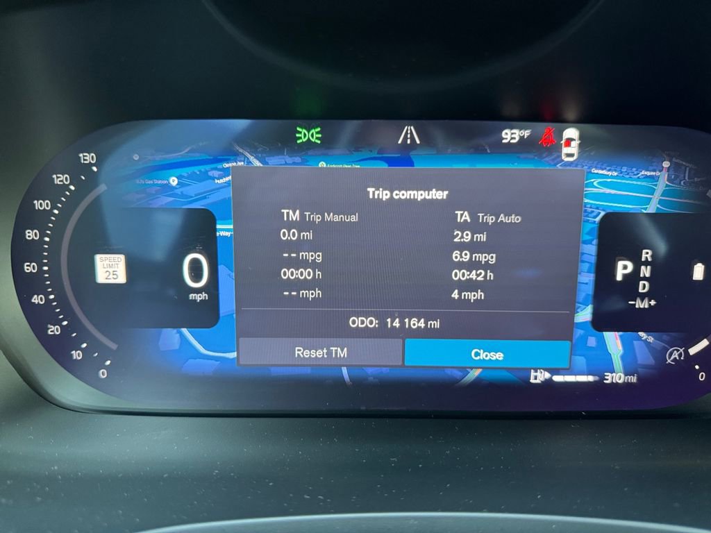Certified 2025 Volvo V60 B5 Cross Country Plus AWD/4WD image 27