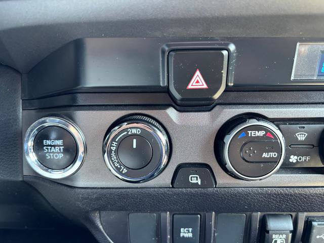 Used 2022 Toyota Tacoma TRD Off-Road AWD/4WD image 23