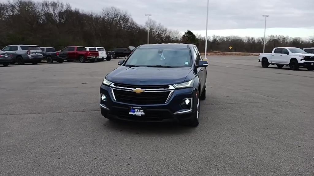 Used 2023 Chevrolet Traverse LS w/ Safety Package image 3