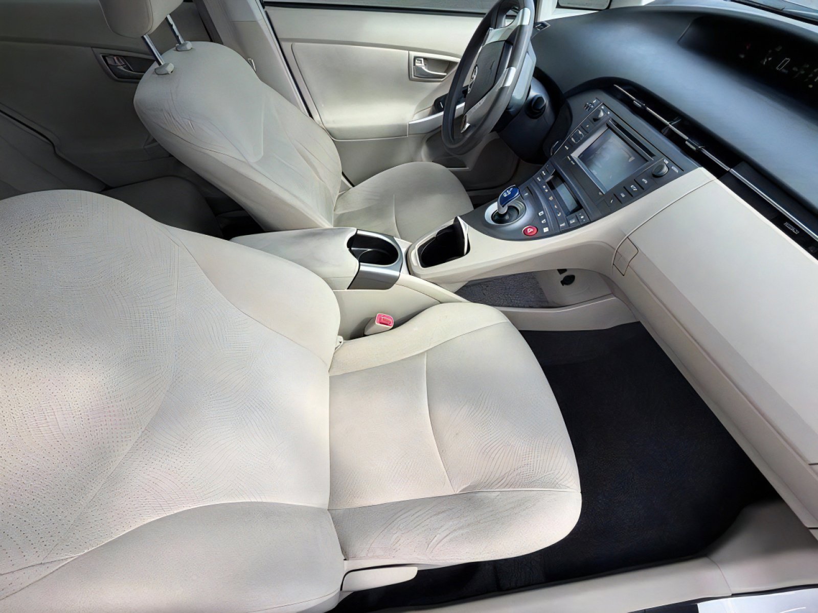 Used 2013 Toyota Prius Three image 10