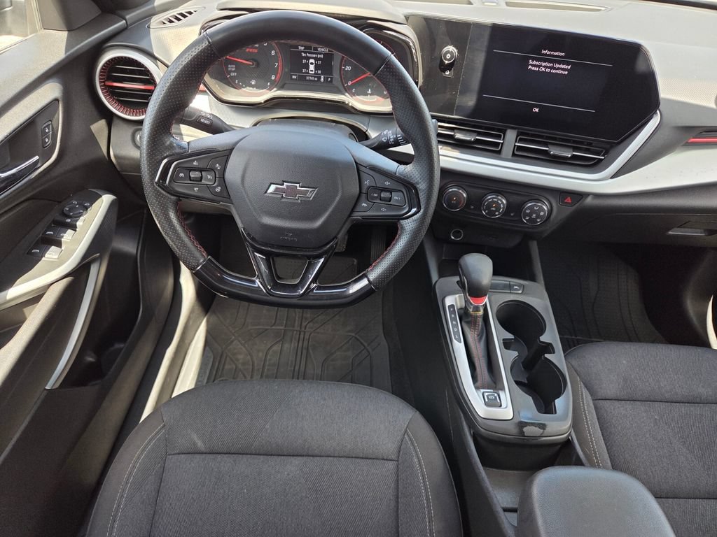 Used 2024 Chevrolet Trax RS FWD image 7