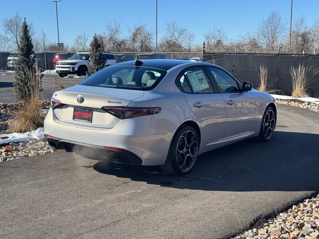 New 2025 Alfa Romeo Giulia AWD w/ Veloce Package AWD image 5
