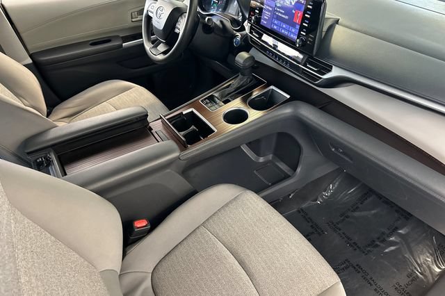 Certified 2024 Toyota Sienna LE AWD/4WD image 21