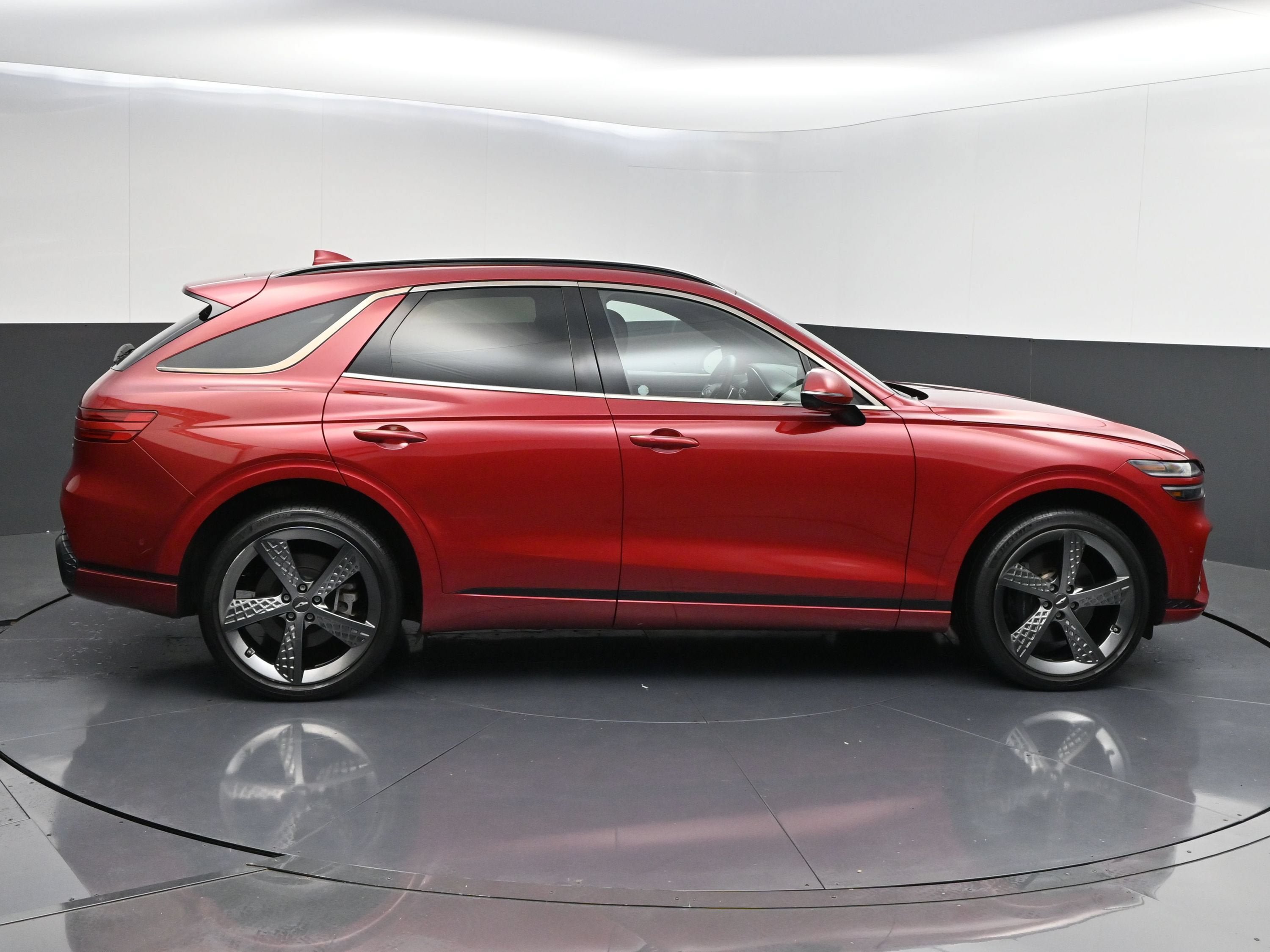 Used 2022 Genesis GV70 3.5T Sport w/ Sport Prestige Package AWD/4WD image 8