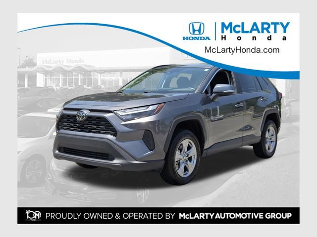 Used 2025 Toyota RAV4 XLE FWD image 1