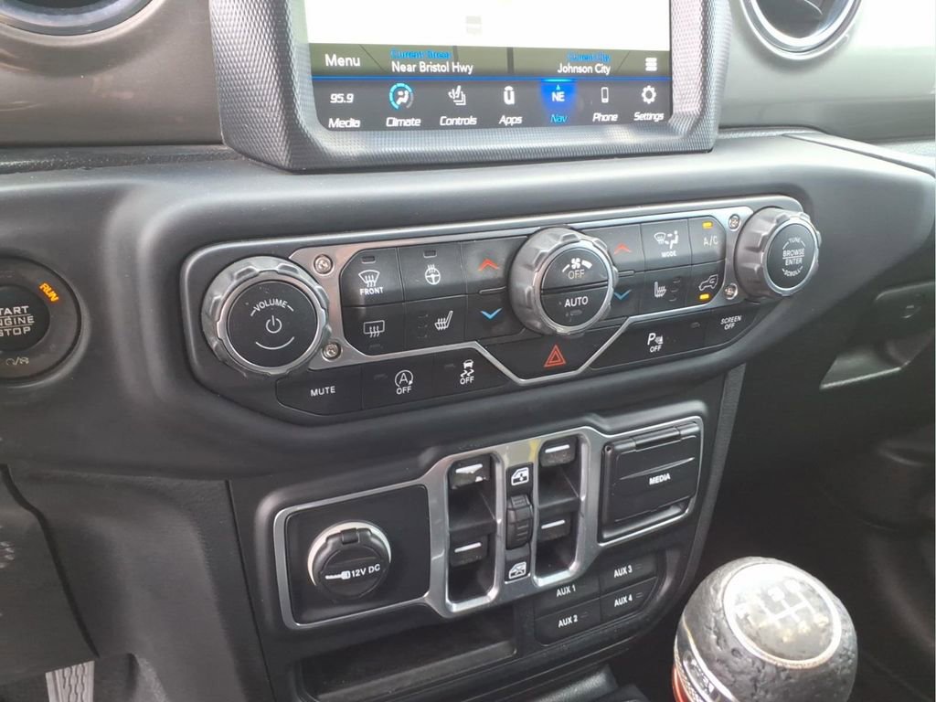 Used 2018 Jeep Wrangler Unlimited Sahara image 21