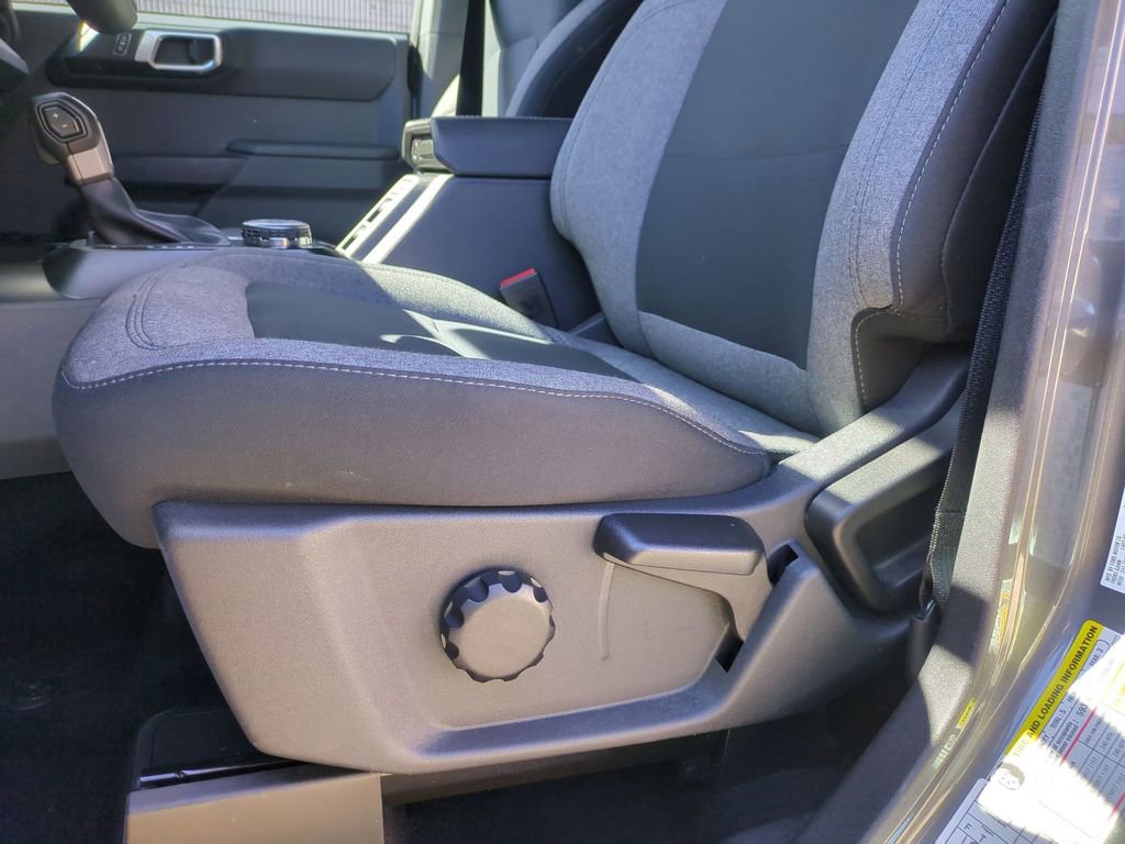 Used 2025 Ford Bronco Big Bend image 14