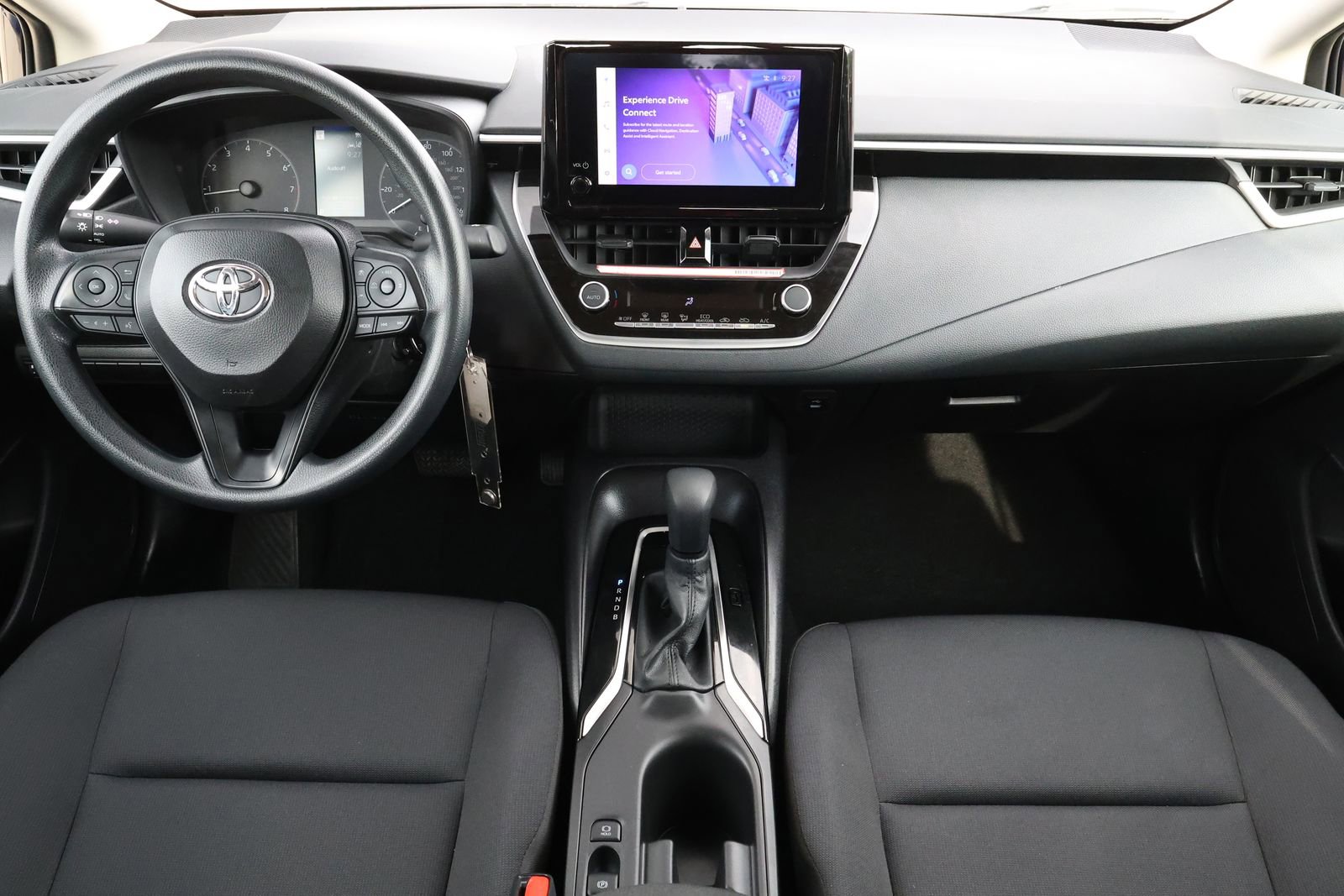 Used 2025 Toyota Corolla LE image 2