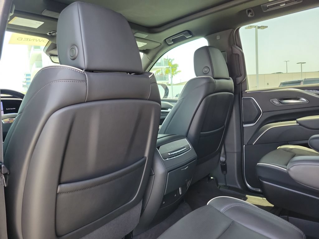 Used 2024 Cadillac Escalade Sport AWD/4WD image 29