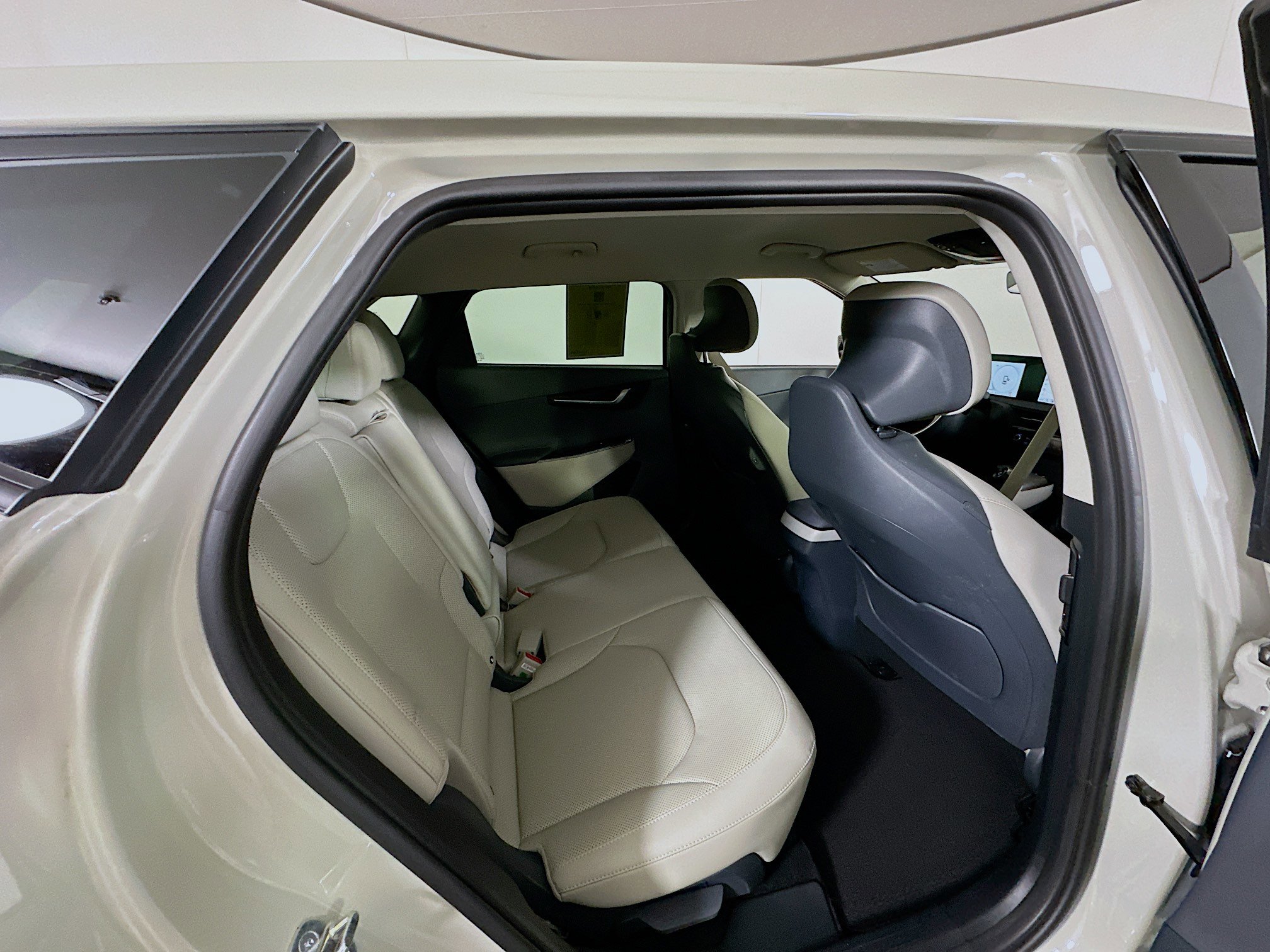 Used 2023 Kia EV6 Wind image 30