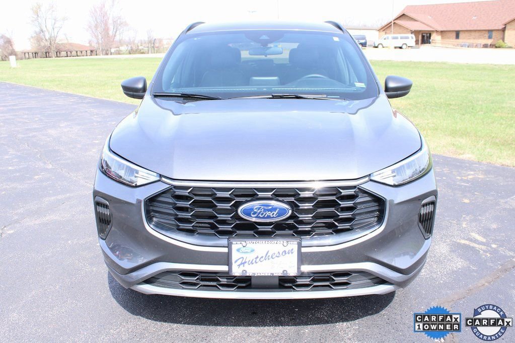 Used 2024 Ford Escape ST-Line w/ Cold Weather Package image 2