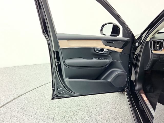 New 2026 Volvo XC90 B6 Plus w/ Protection Package Premier image 27