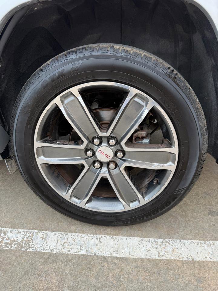 Used 2018 GMC Acadia Denali w/ Technology Package FWD image 26