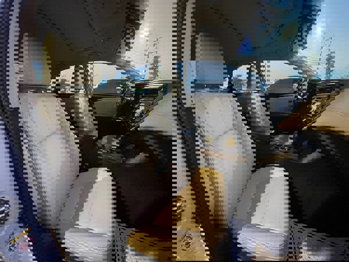 Used 2016 Toyota Avalon XLE Premium image 13