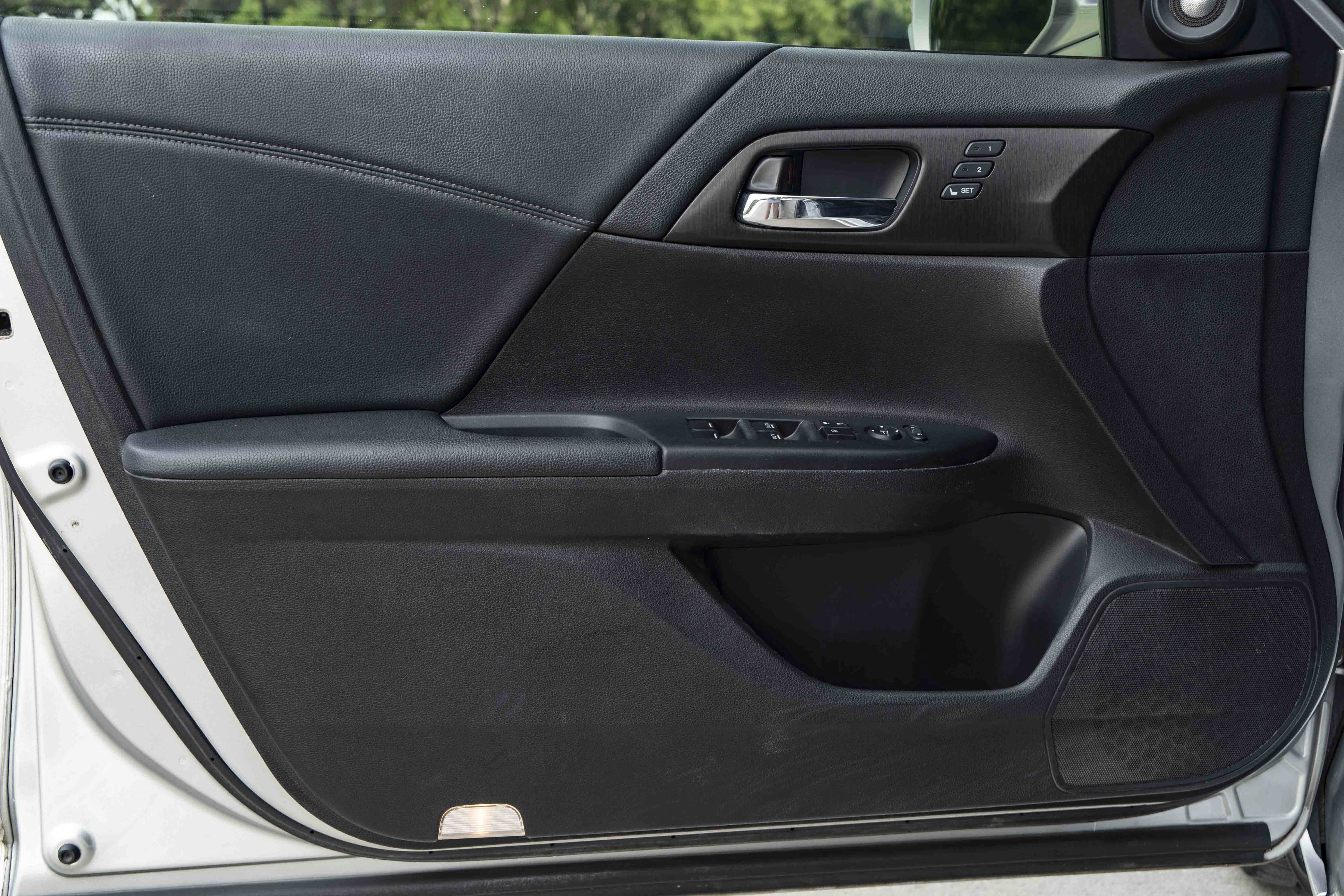 Used 2015 Honda Accord EX-L image 38