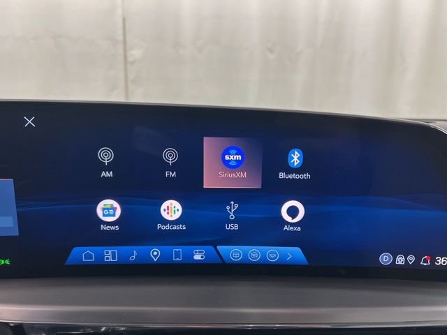 Used 2024 Cadillac Lyriq Luxury image 17