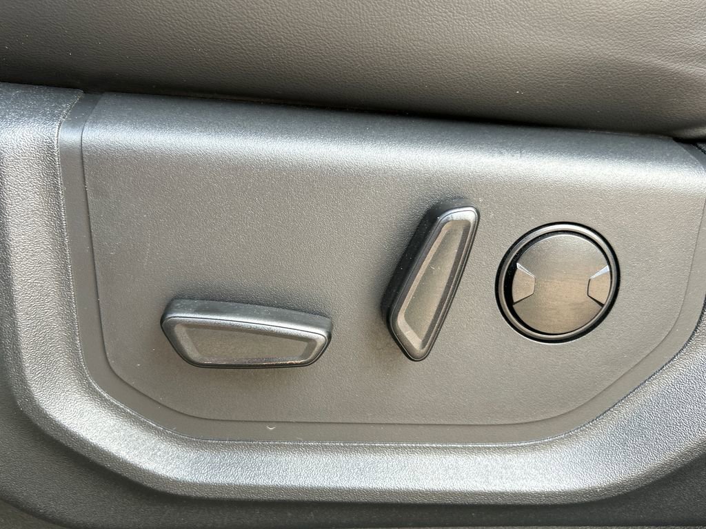 Used 2024 Ford Expedition XLT AWD/4WD image 30