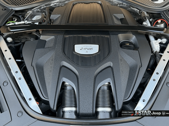 Used 2021 Porsche Panamera 4S AWD/4WD image 30