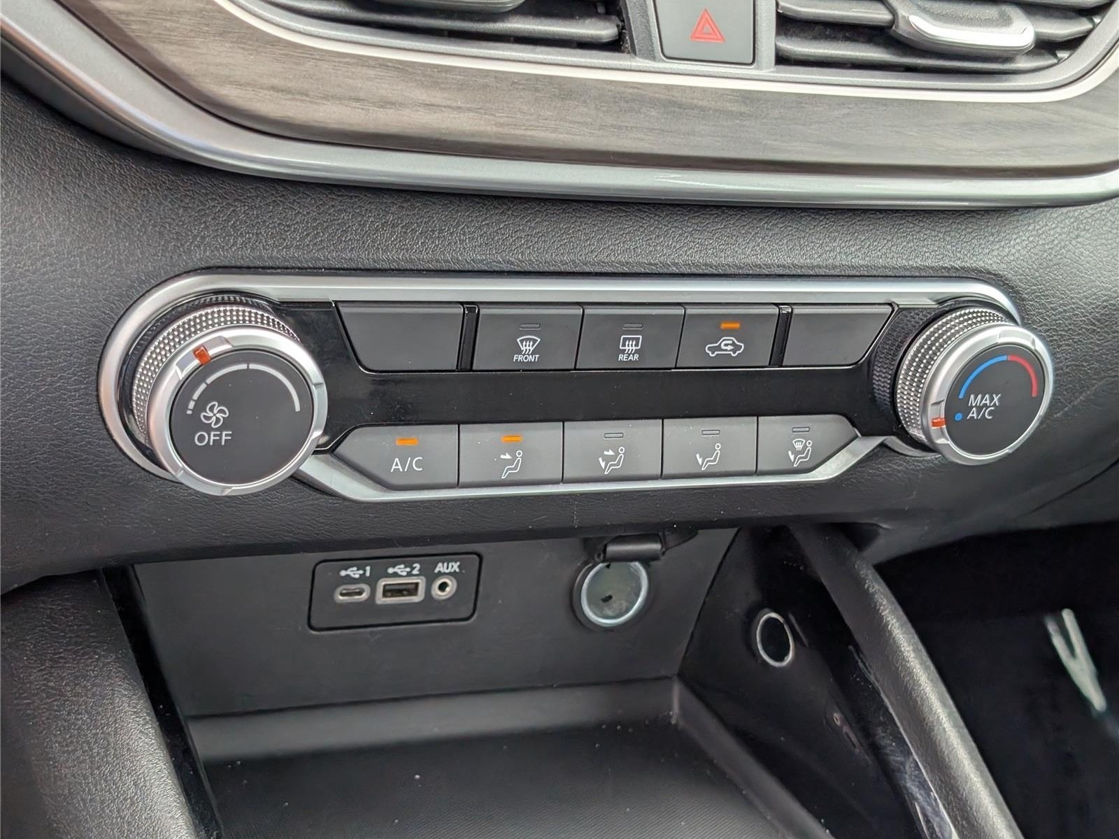 Used 2024 Nissan Altima 2.5 SV FWD image 25