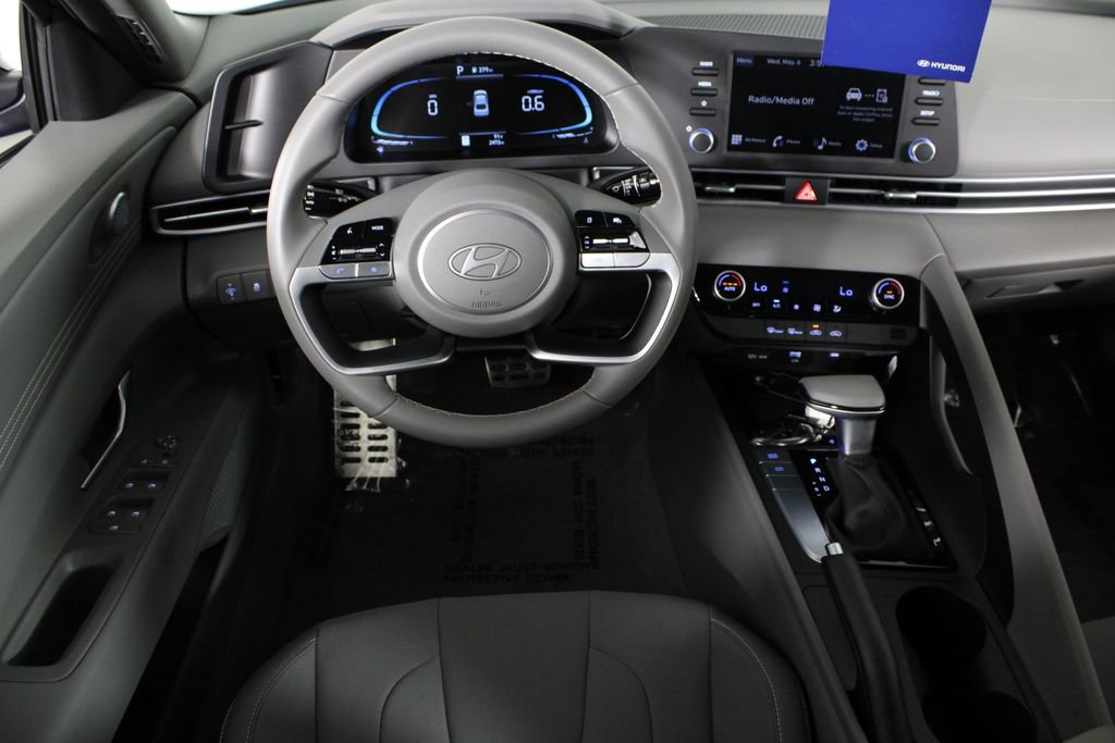 Certified 2026 Hyundai Elantra Sport FWD image 8