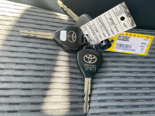 Used 2016 Toyota 4Runner SR5 RWD image 27