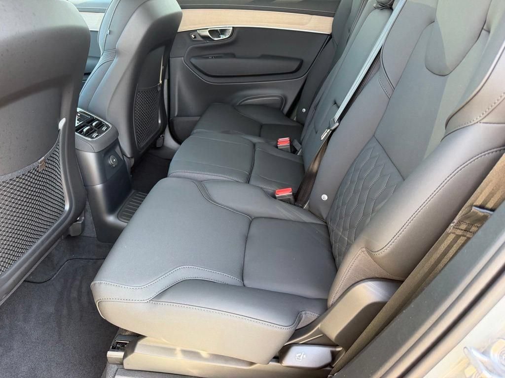 New 2026 Volvo XC90 T8 Plus w/ Protection Package AWD/4WD image 9
