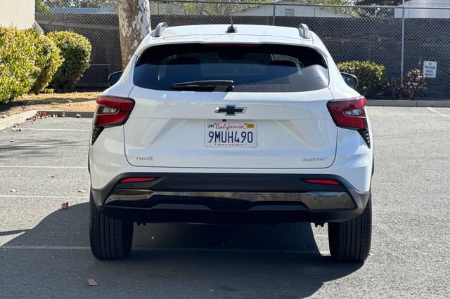Used 2025 Chevrolet Trax ACTIV w/ Sunroof Package FWD image 5