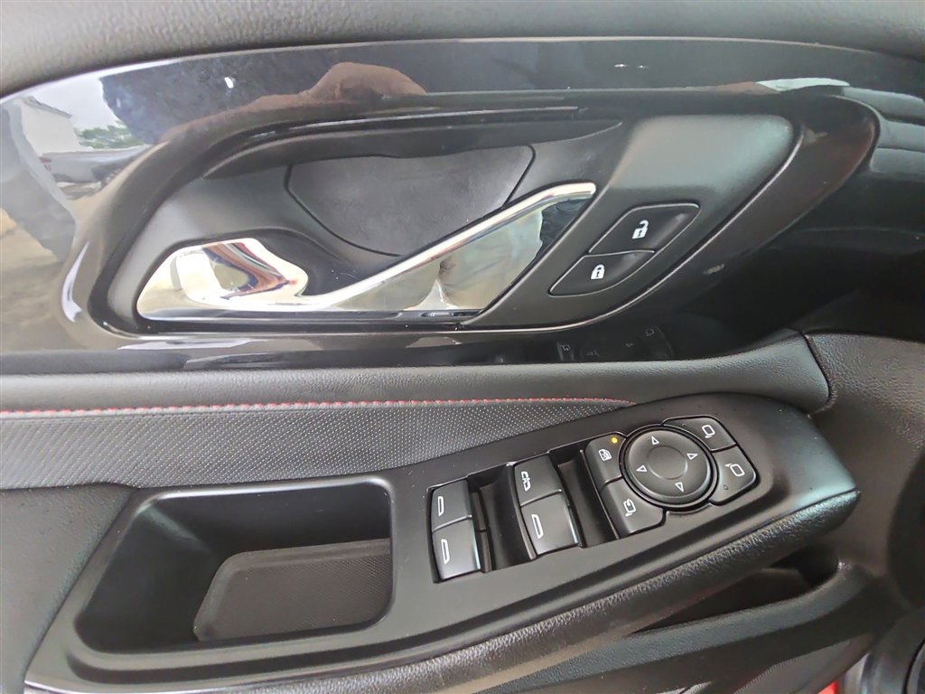 Used 2023 Chevrolet Traverse RS image 23