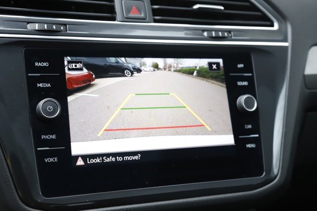 Used 2023 Volkswagen Tiguan SE w/ Panoramic Sunroof Package image 26