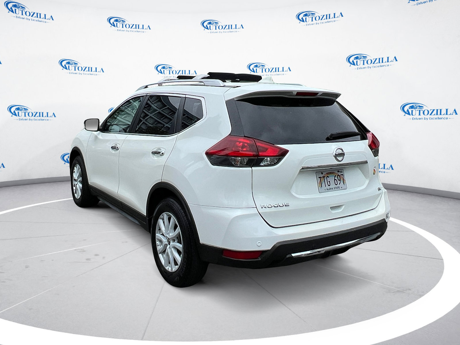 Used 2019 Nissan Rogue SV FWD image 3