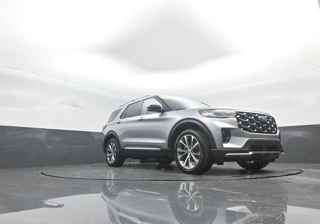 Certified 2025 Ford Explorer Platinum w/ Ultimate Package image 27