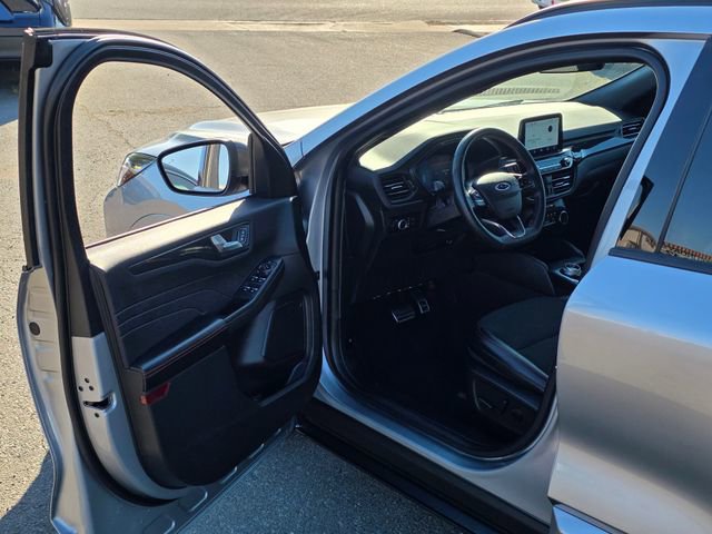 Used 2024 Ford Escape ST-Line image 44