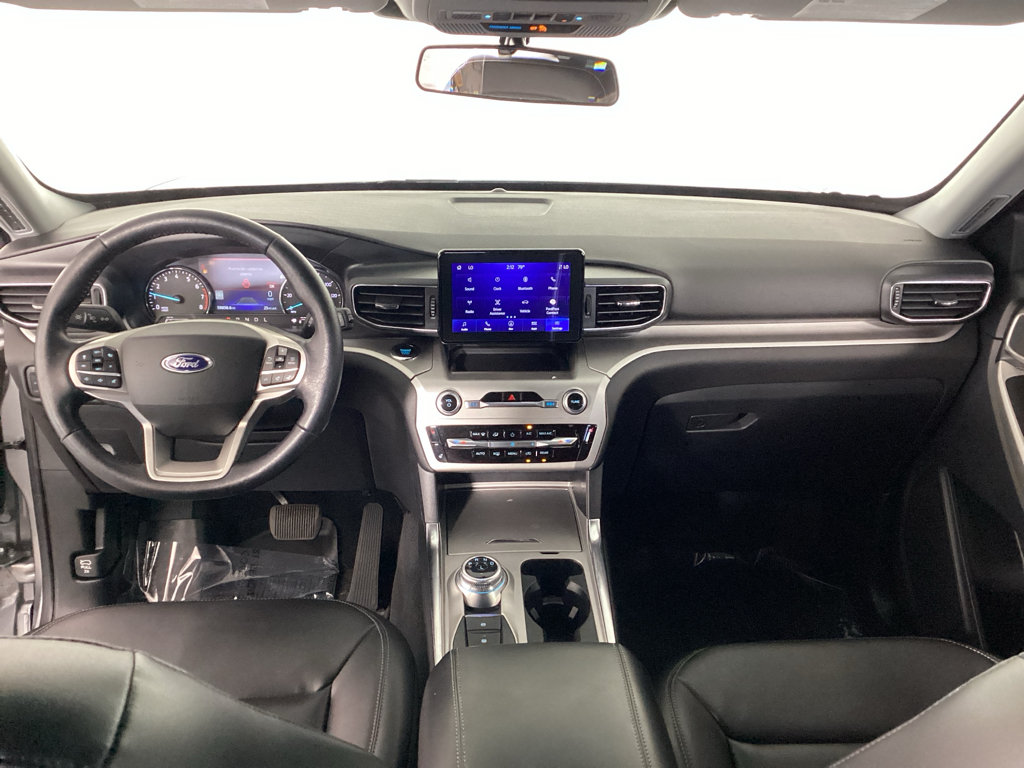 Used 2022 Ford Explorer XLT w/ Equipment Group 202A AWD/4WD image 21