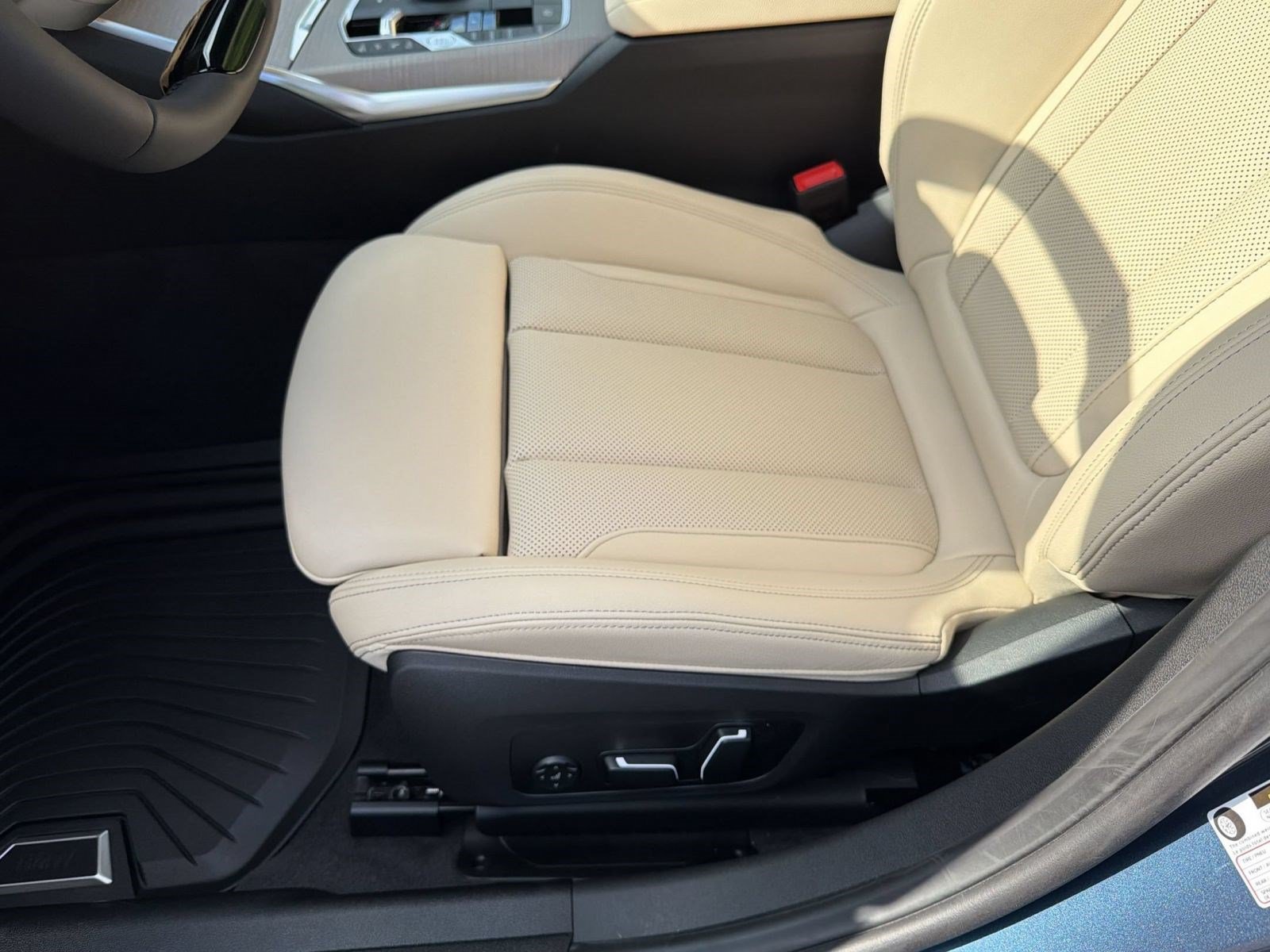 New 2026 BMW 330i Sedan w/ Premium Package RWD image 14