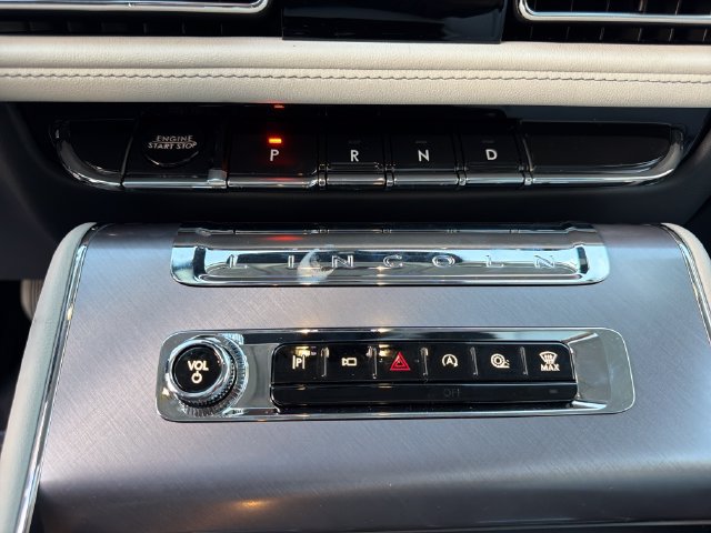 New 2027 Lincoln Aviator AWD image 33