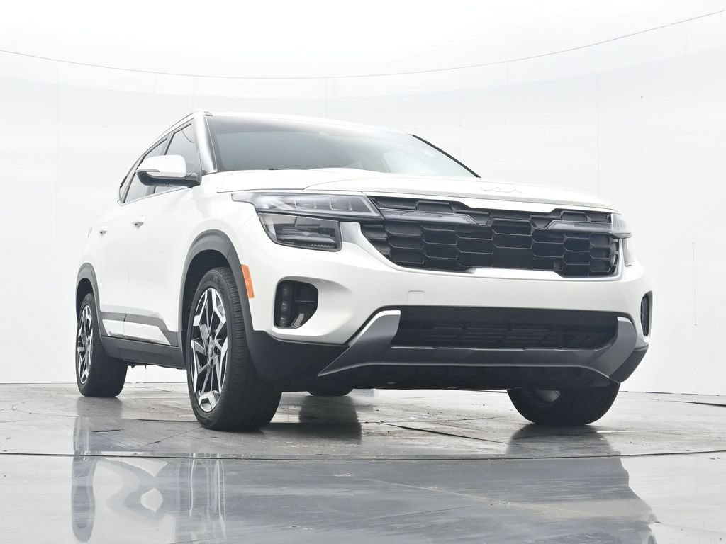 Used 2024 Kia Seltos SX w/ SX Sunroof Package AWD/4WD image 32