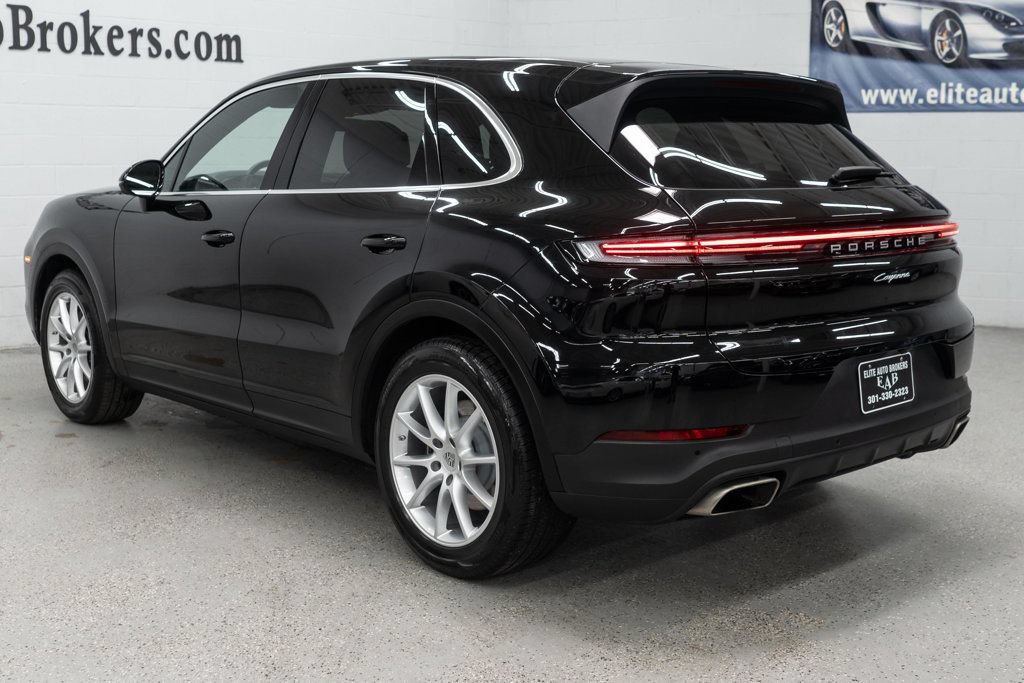 Used 2024 Porsche Cayenne AWD/4WD image 52