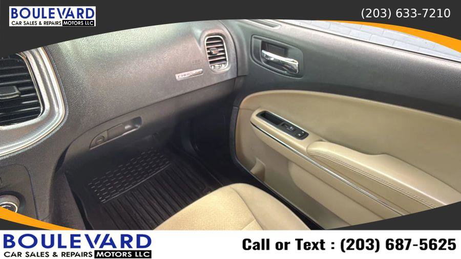 Used 2013 Dodge Charger SE w/ Sport Appearance Group image 13