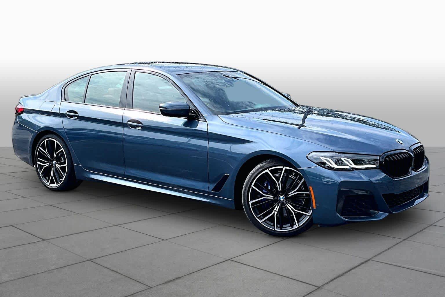 Used 2023 BMW 530i w/ M Sport Package RWD image 3