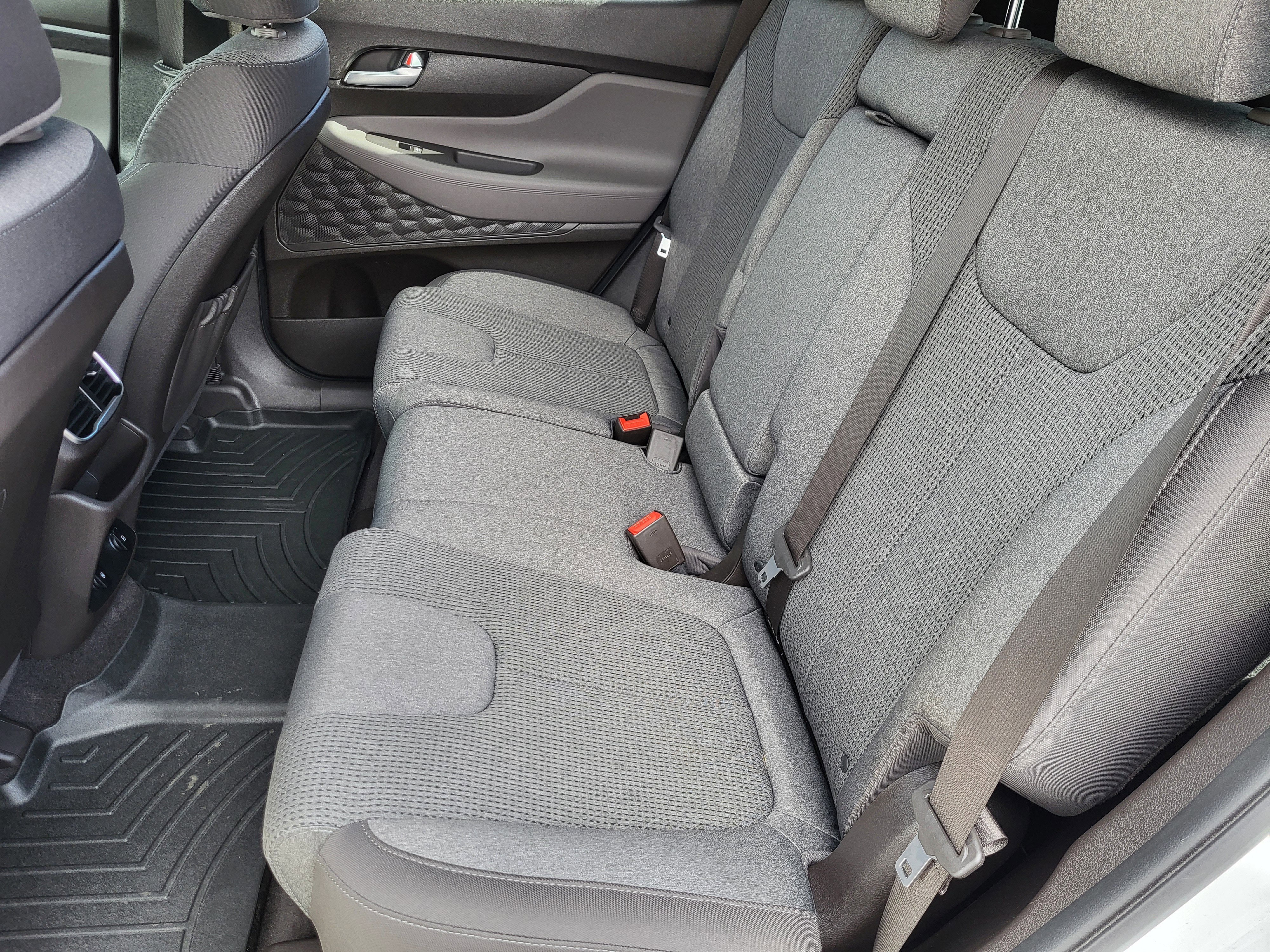 Used 2019 Hyundai Santa Fe SEL image 9